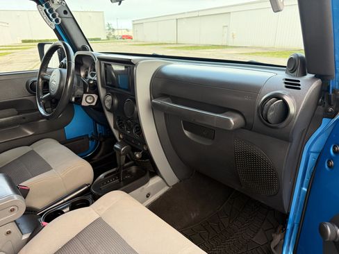 Used 2010 Jeep Wrangler 4WD Sport image 16