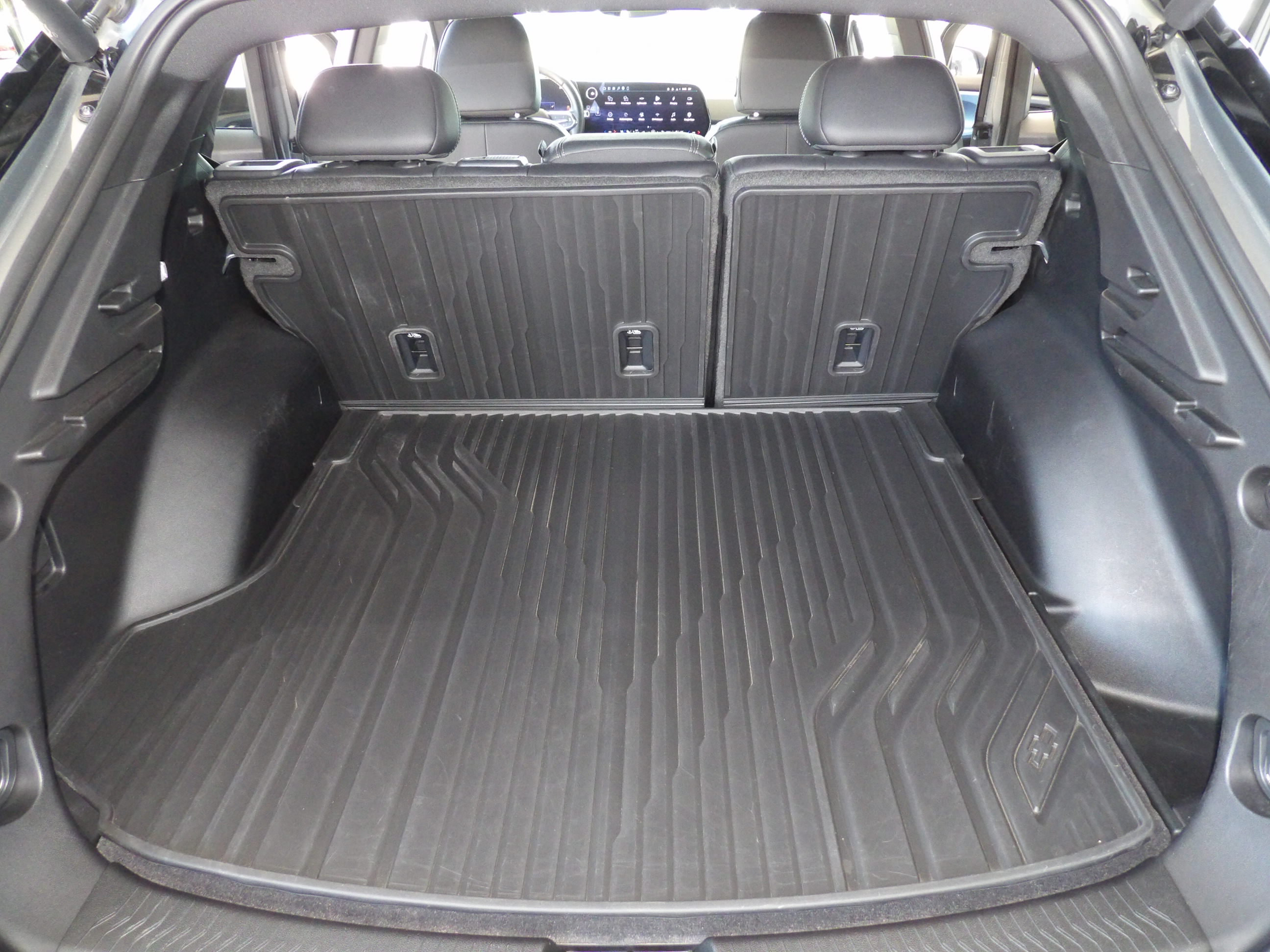 Used 2024 Chevrolet Equinox EV FWD LT w/ 3LT image 18