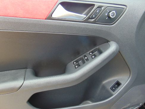 Used 2014 Volkswagen Jetta GLI Autobahn image 14