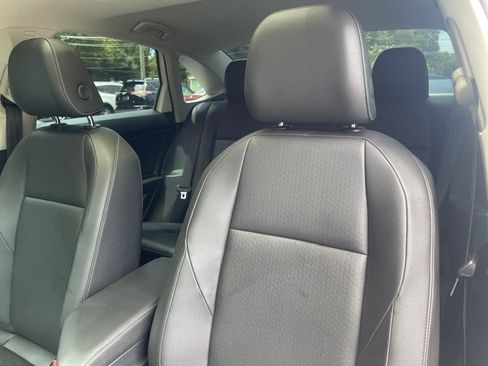 Used 2020 Volkswagen Jetta SE FWD image 10