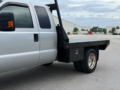 Used 2012 Ford F550 image 23