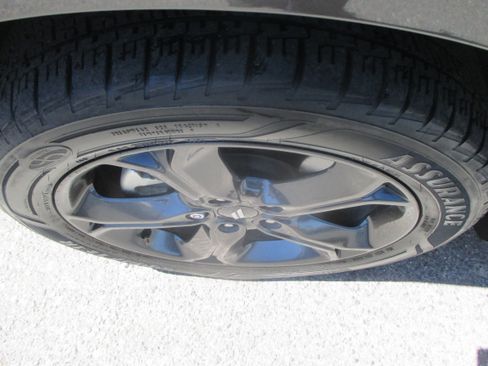 Used 2019 Dodge Journey Crossroad image 21