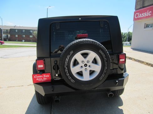 Used 2009 Jeep Wrangler 4WD Unlimited X image 6