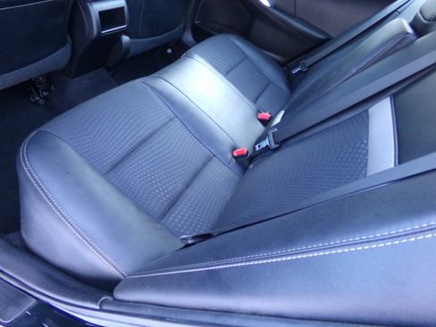 Used 2012 Toyota Camry SE image 12