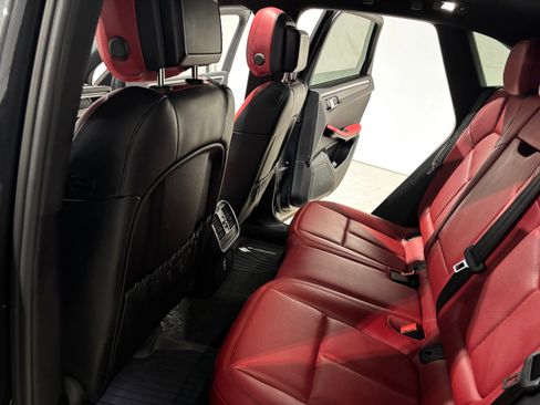 Used 2020 Porsche Macan image 16