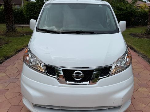 Used 2019 Nissan NV200 SV Van 4D FWD image 2