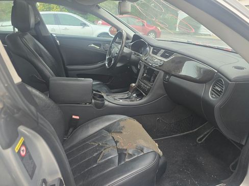Used 2008 Mercedes-Benz CLS 550 image 8