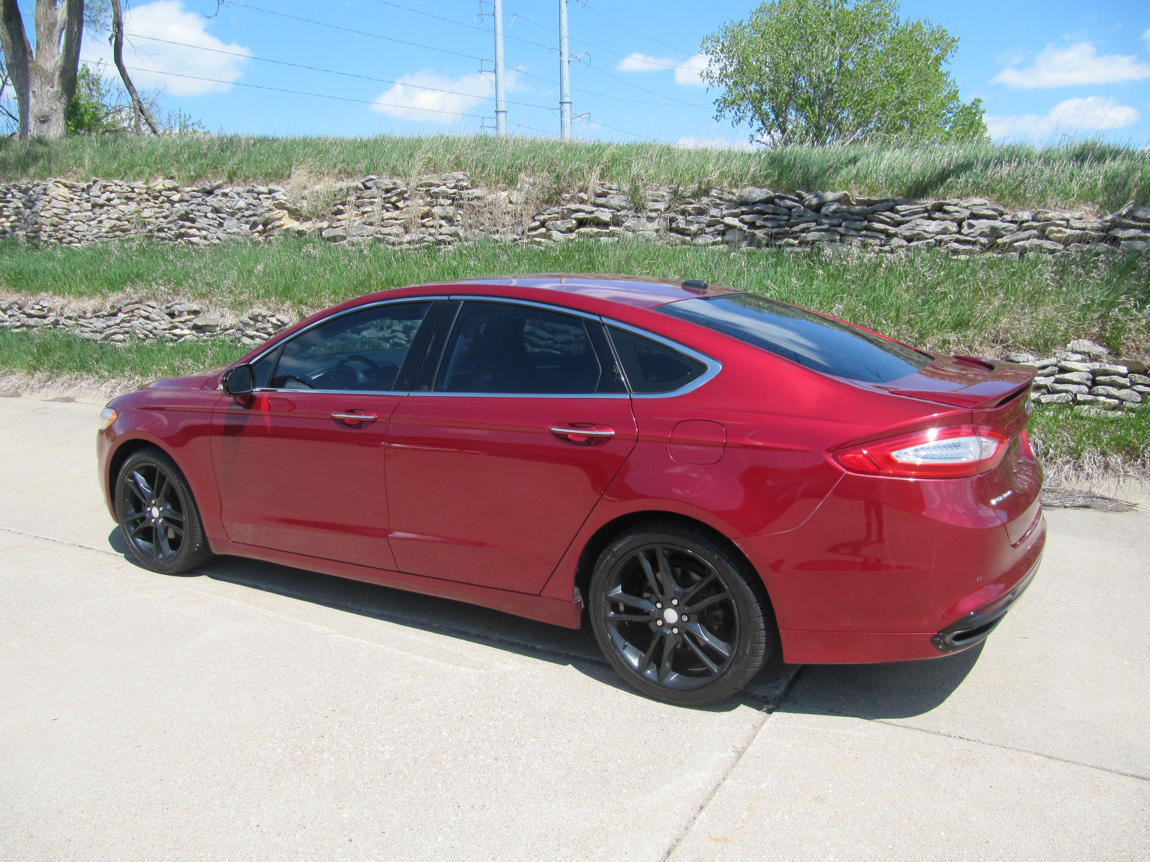 Used 2015 Ford Fusion Titanium AWD image 2