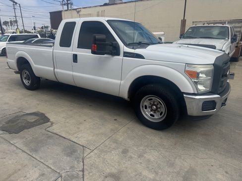 Used 2015 Ford F250 2WD SuperCab Super Duty image 1