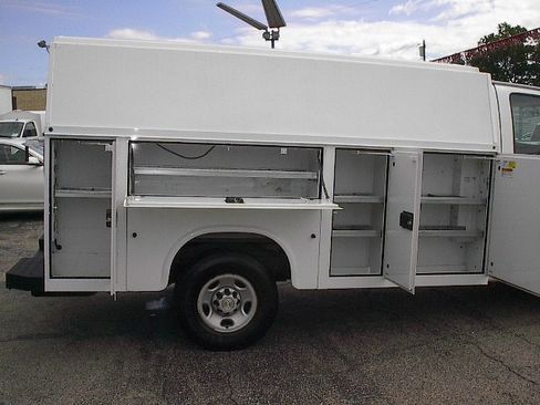 Used 2020 Chevrolet Express 3500 UNAVAIL RWD image 5
