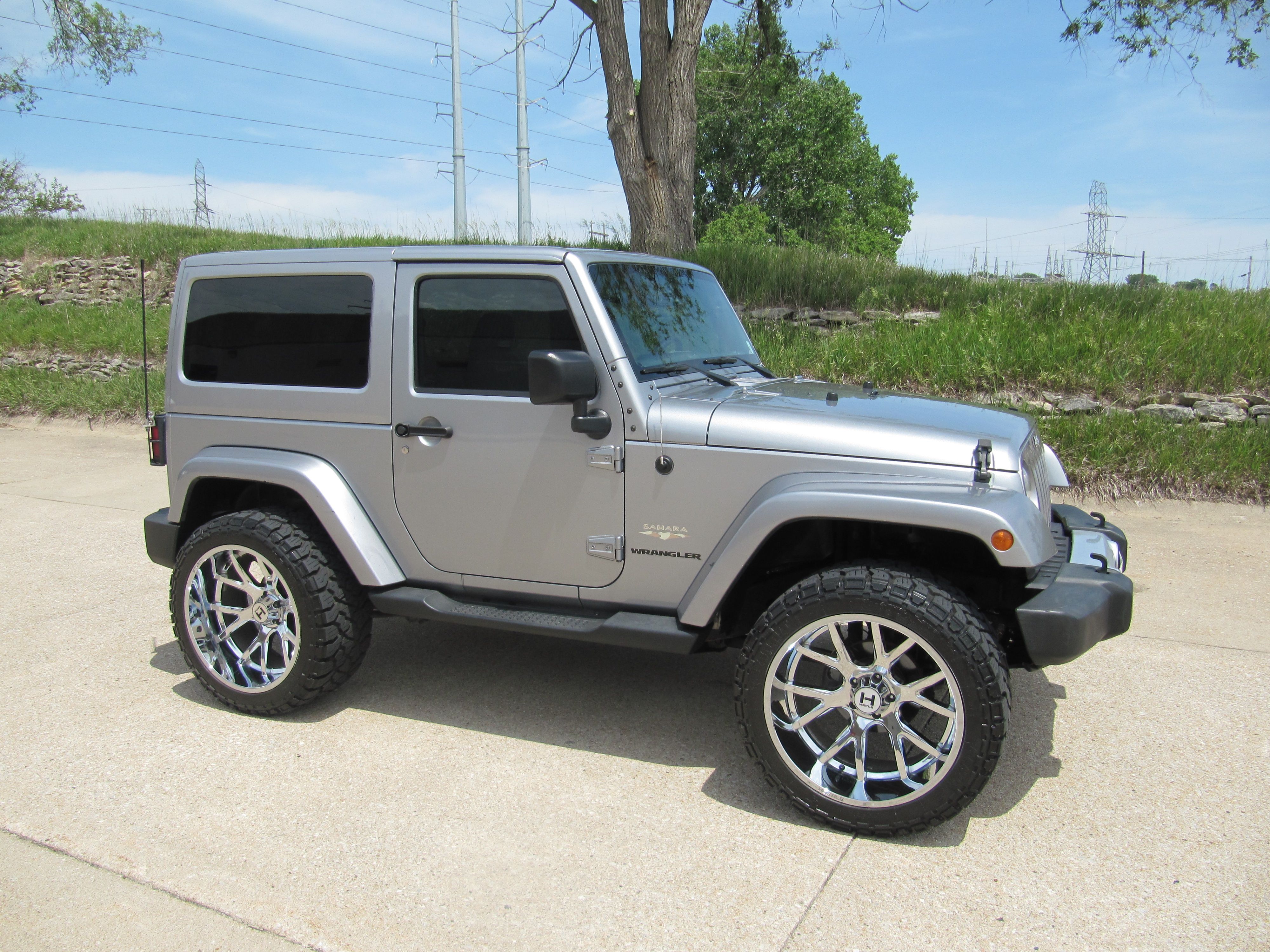 Used 2015 Jeep Wrangler 4WD Sahara image 1