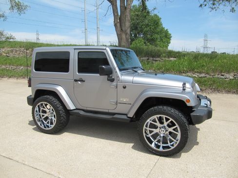 Used 2015 Jeep Wrangler 4WD Sahara image 1
