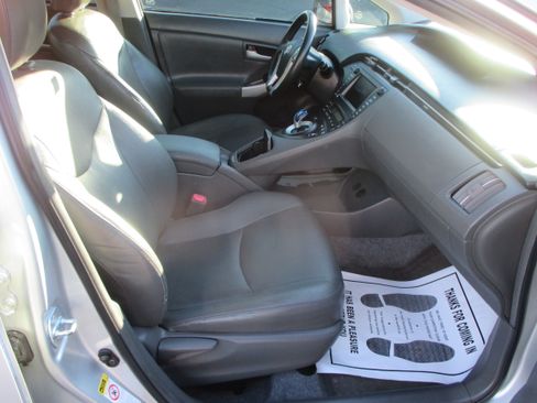 Used 2010 Toyota Prius Two image 6