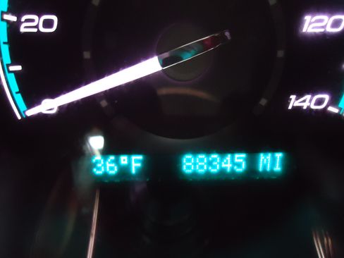 Used 2010 Chevrolet Malibu LTZ image 12