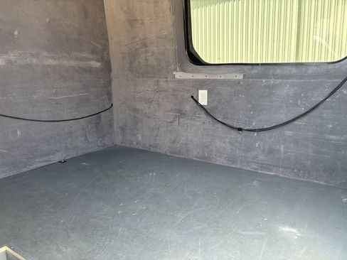 Used 2013 Freightliner Sprinter 2500 image 11