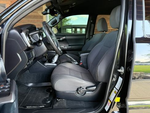 Used 2018 Toyota Tacoma 4x4 Double Cab image 10