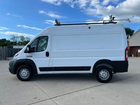 Used 2022 RAM ProMaster 1500 136 High Roof FWD image 2