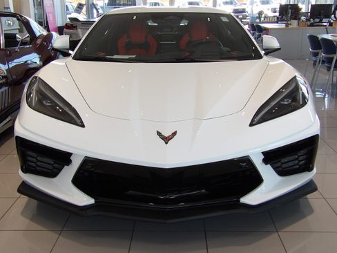 Used 2025 Chevrolet Corvette Stingray 2LT image 6