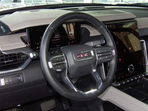 Used 2026 GMC Acadia FWD Elevation image 15