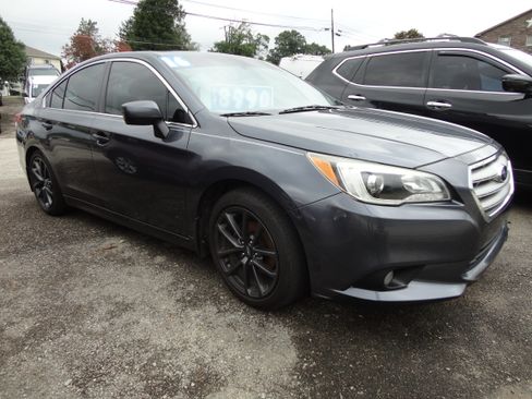 Used 2016 Subaru Legacy 2.5i Premium AWD/4WD image 2