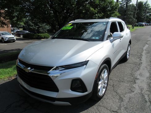 Used 2019 Chevrolet Blazer AWD LT w/ 3LT image 2