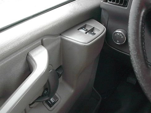 Used 2019 Chevrolet Express 3500 UNAVAIL RWD image 22