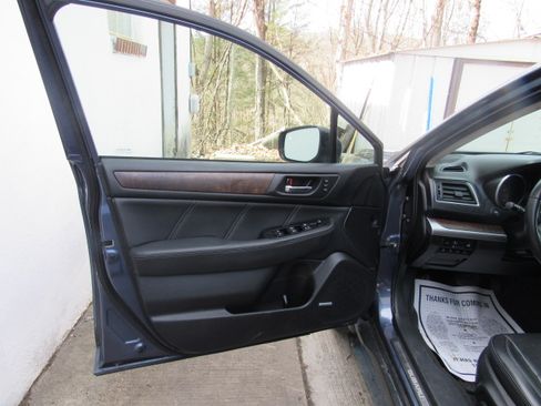 Used 2018 Subaru Outback 3.6R Limited image 15