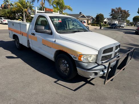 Used 2005 Dodge Ram 2500 Truck 2WD Regular Cab image 3