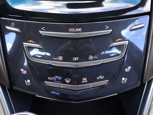 Used 2014 Cadillac XTS Platinum image 18