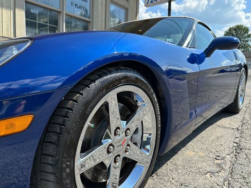 Used 2006 Chevrolet Corvette w/ 3LT image 9