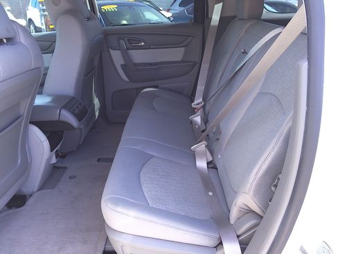 Used 2014 GMC Acadia SLE FWD image 8