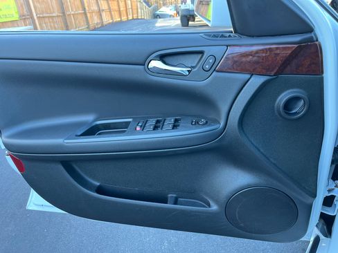 Used 2011 Chevrolet Impala LS image 9