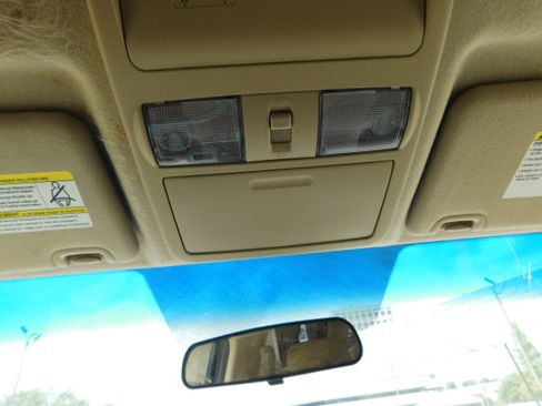 Used 2018 Nissan Frontier 2WD Crew Cab image 15