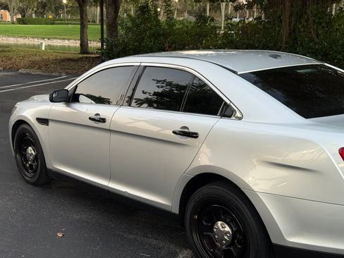 Used 2016 Ford Taurus image 35