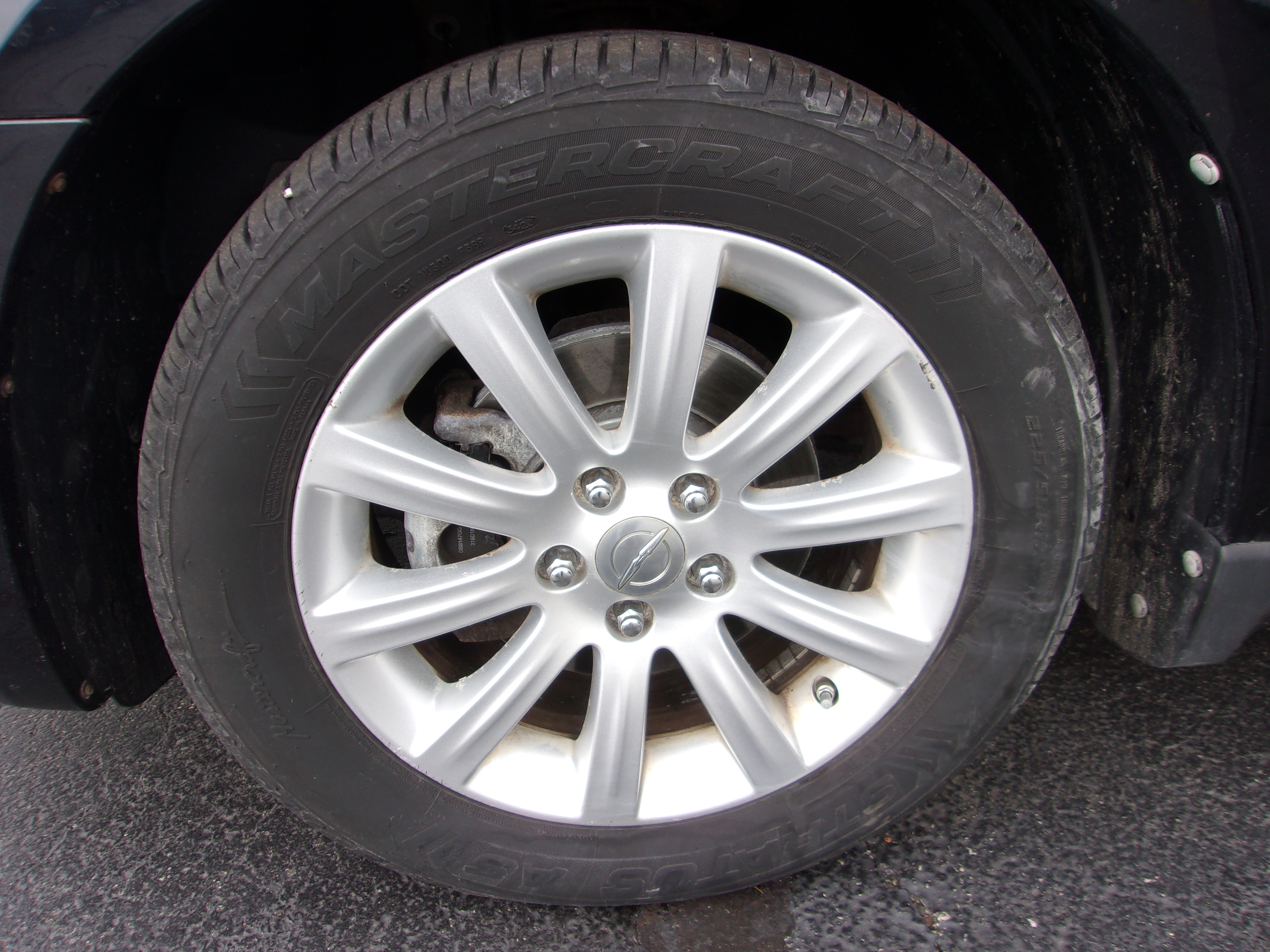 Used 2011 Chrysler 200 Touring Sedan FWD image 9