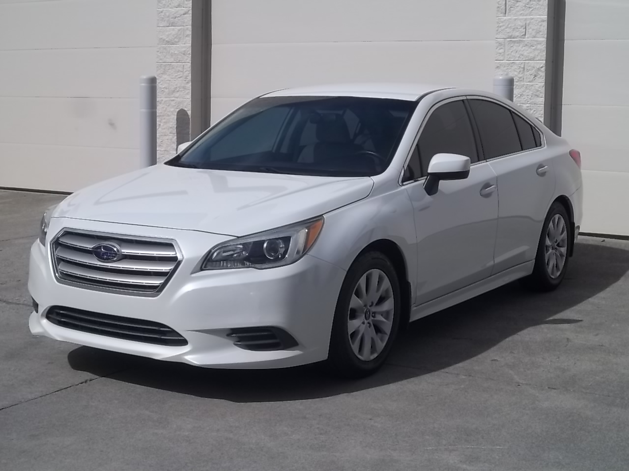 Used 2015 Subaru Legacy 2.5i Premium AWD/4WD image 1