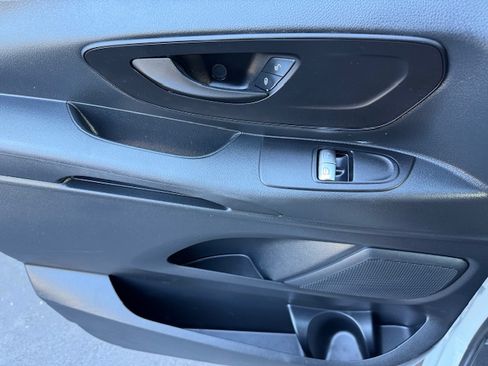 Used 2023 Mercedes-Benz Metris image 15
