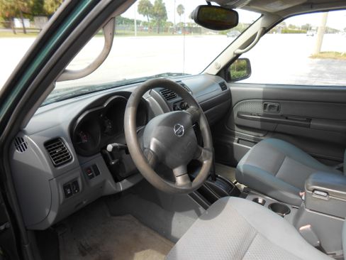 Used 2002 Nissan Xterra XE image 11