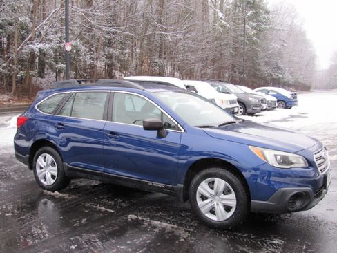 Used 2016 Subaru Outback 2.5i Premium image 17