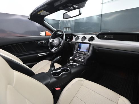 Used 2020 Ford Mustang Premium image 40