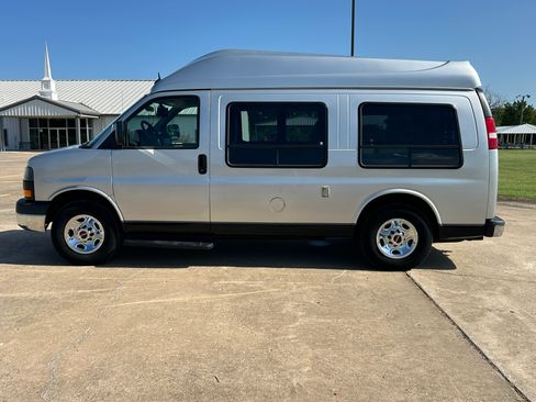 Used 2013 GMC Savana 2500 image 8
