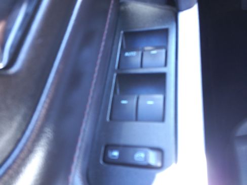 Used 2013 Ford Edge SEL image 22