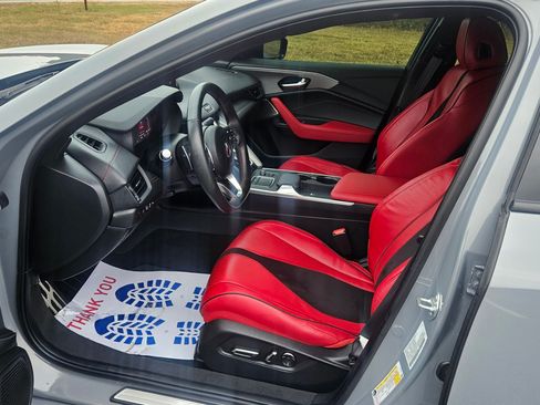 Used 2024 Acura TLX image 9