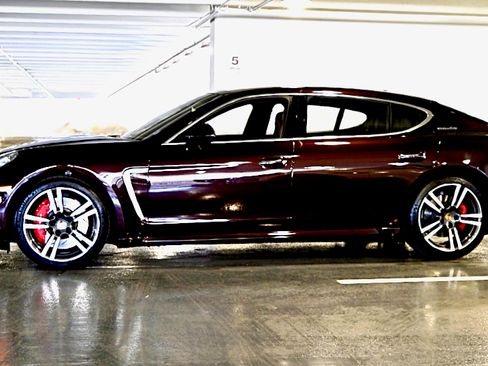 Used 2016 Porsche Panamera Exclusive Series image 2