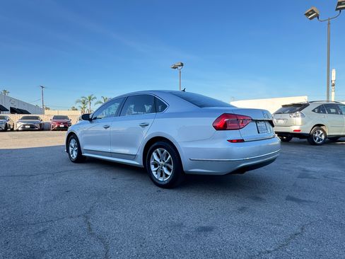 Used 2016 Volkswagen Passat 1.8T S image 4