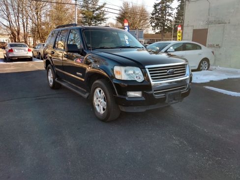 Used 2010 Ford Explorer XLT image 2