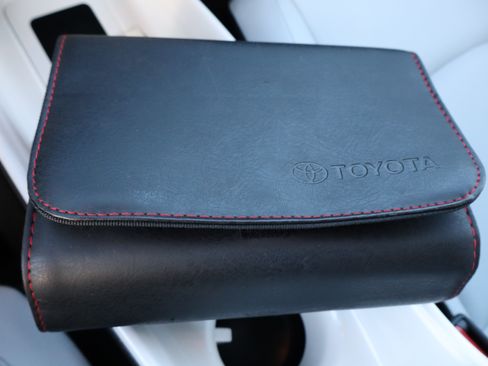 Used 2019 Toyota Prius Prime Premium image 36