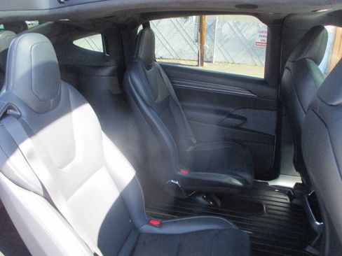 Used 2022 Tesla Model X Plaid image 16