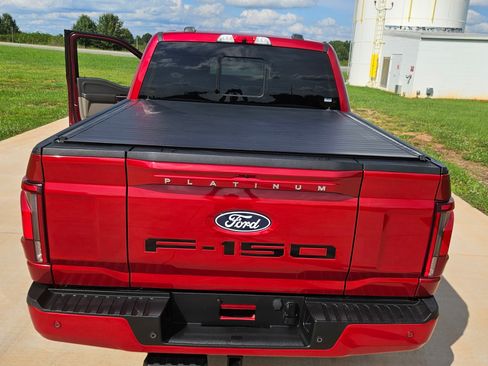 Used 2024 Ford F150 4x4 SuperCrew Platinum image 16