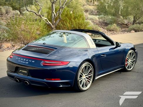 Used 2019 Porsche 911 Targa 4S image 15